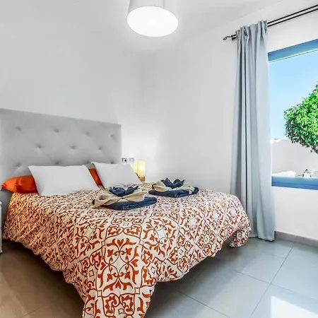 Playa Blanca Sleeps 4 Pool Air Con Wifi
