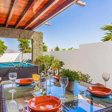 Playa Blanca Sleeps 4 Pool Air Con Wifi Villa *