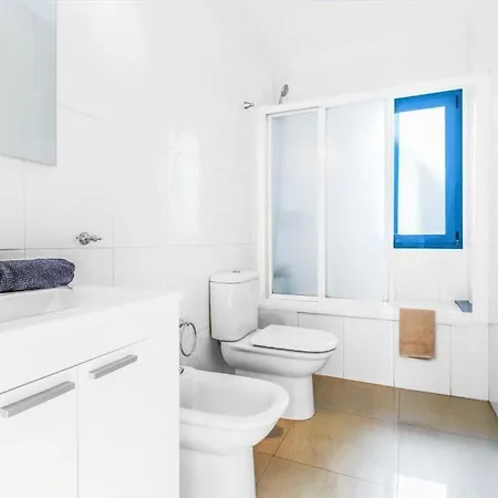Playa Blanca Sleeps 4 Pool Air Con Wifi *